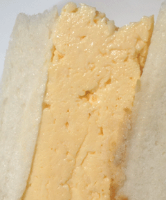 マドラグ・コロナの玉子サンド